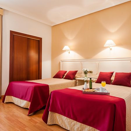 Hotel Victoria Linares  Bagian luar foto