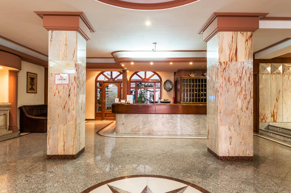 Hotel Victoria Linares  Bagian luar foto
