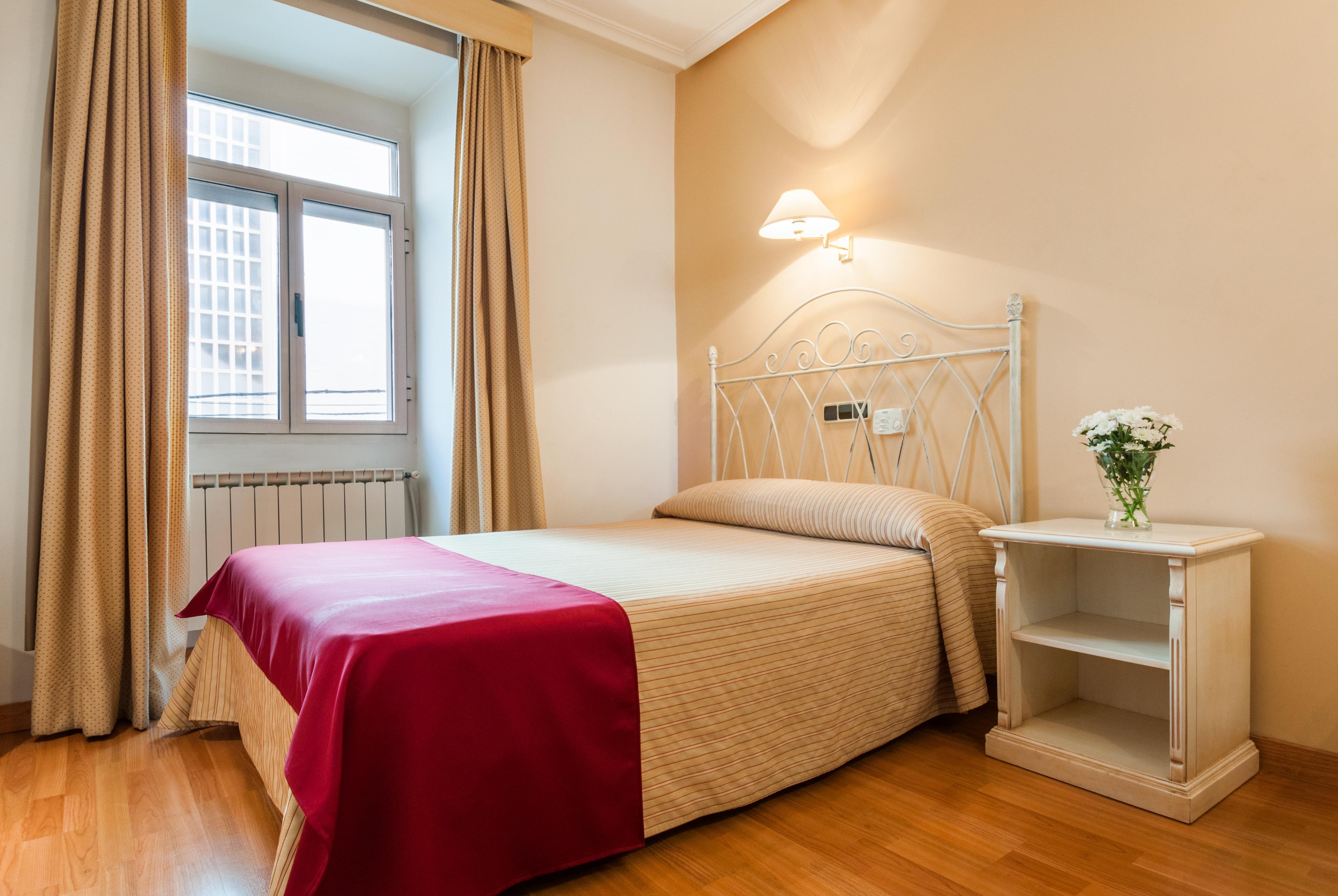 Hotel Victoria Linares  Bagian luar foto
