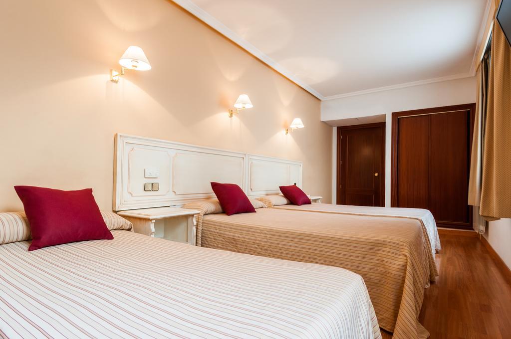 Hotel Victoria Linares  Bagian luar foto