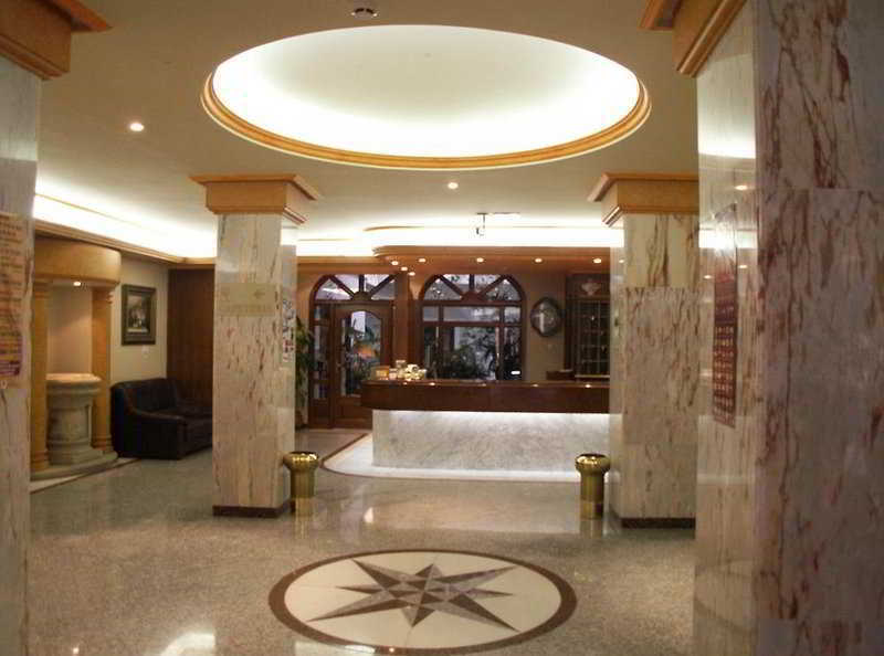 Hotel Victoria Linares  Bagian luar foto